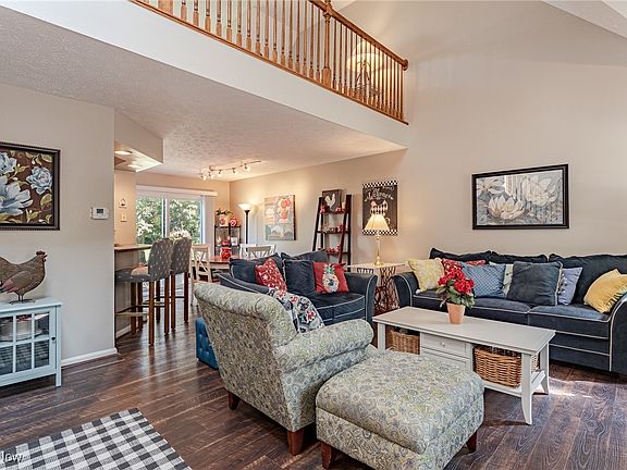 4th image of 24540 Thicket Ln