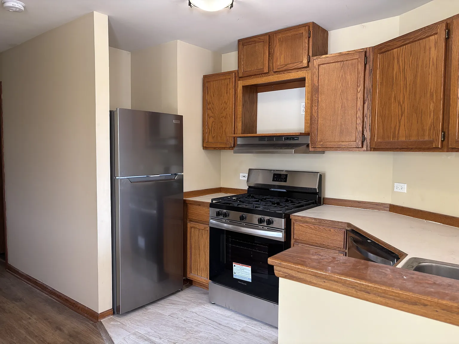 181 N Main St — Photo 3