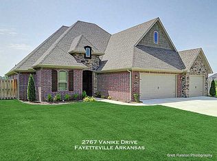 2767 Vanike Dr, Fayetteville, AR 72704