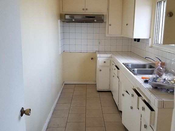 3rd image of 339 S Inglewood Ave APT 6