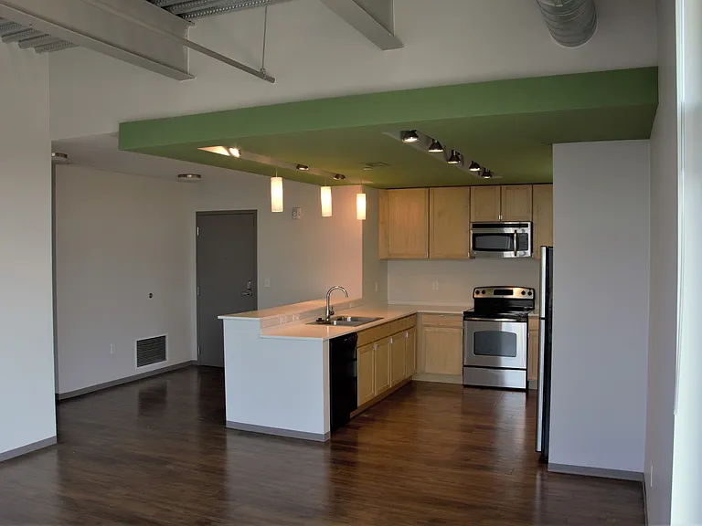 601 R St — Photo 12