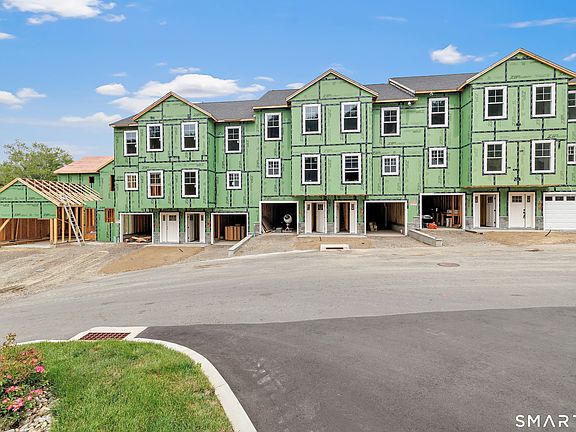 2nd image of 19 Windward Way #19