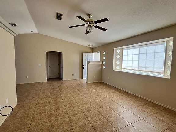 3rd image of 2945 Green Meadows Ln