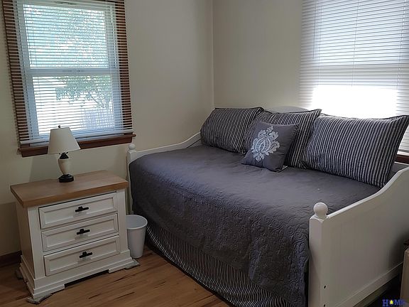 4th image of 7310 Kearney Ave