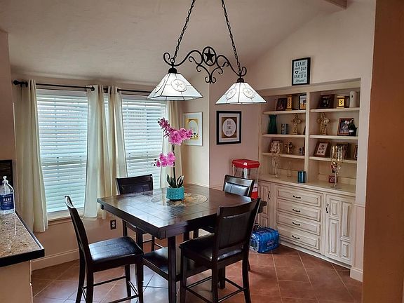 4th image of 315 Brookwood Dr