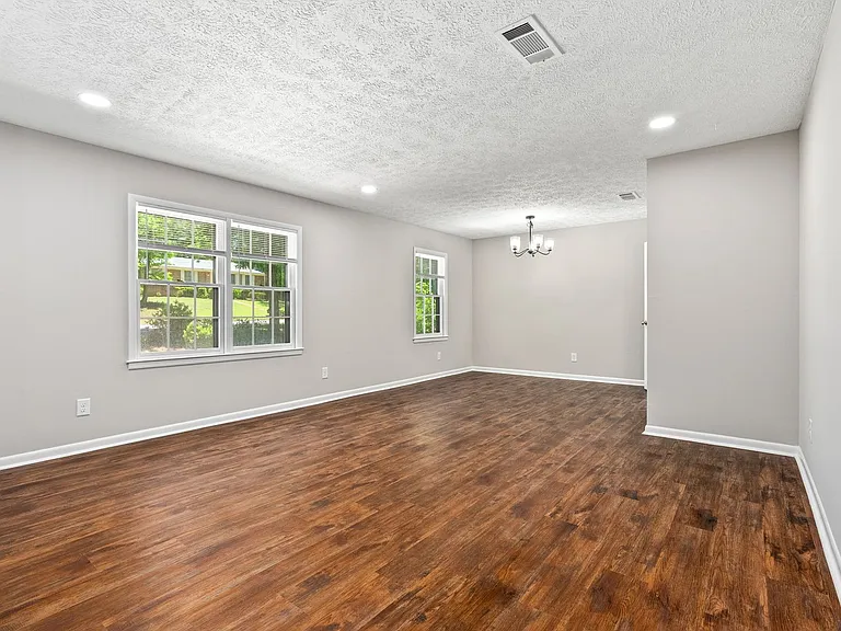 307 Lancaster Ave — Photo 4