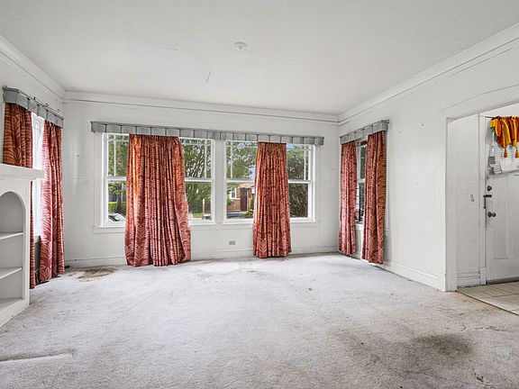 3rd image of 8617 S Loomis Blvd