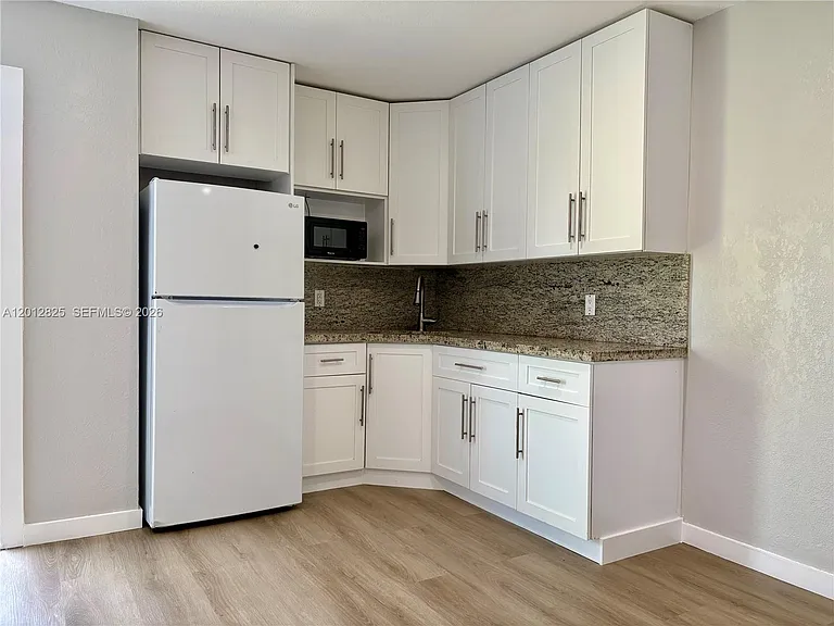 11960 SW 35th Ter #1 — Photo 5