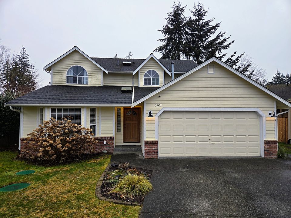 1st image of 8701 Sebastian Dr NE