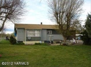 171 E McDonald Rd, Toppenish, WA 98948