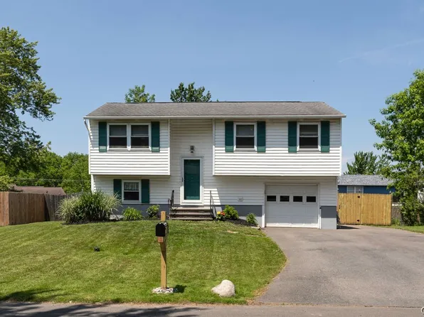 4748 Freestone Rd, Liverpool, NY 13090