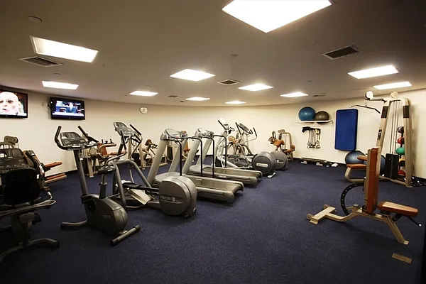 Rented by Corcoran | media 18