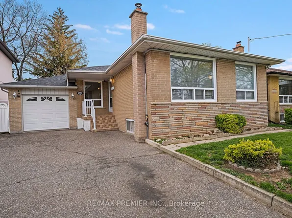 108 Thistle Down Blvd, Toronto, ON M9V 1J6