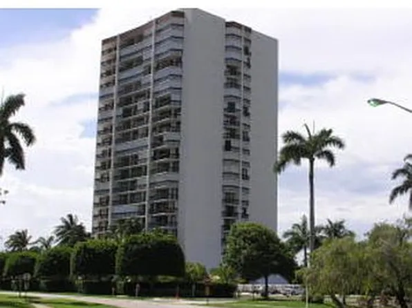 2400 Presidential Way, West Palm Beach, FL 33401