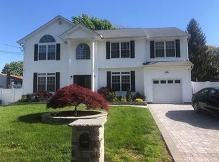 219 Suburban Ave, Deer Park, NY 11729