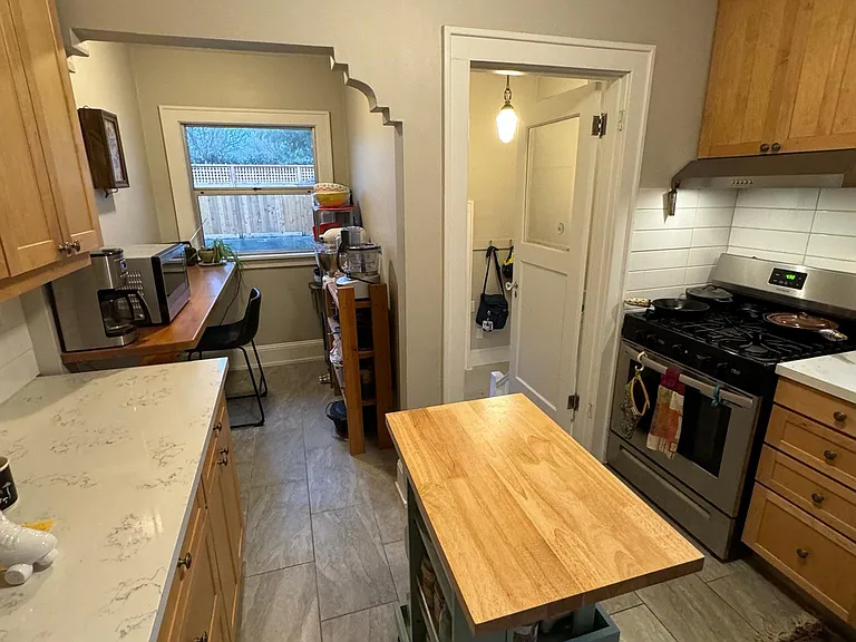 2914 NE Knott St — Photo 5