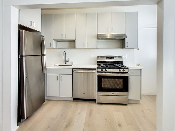 4th image of 35-41 Lafayette St #39
