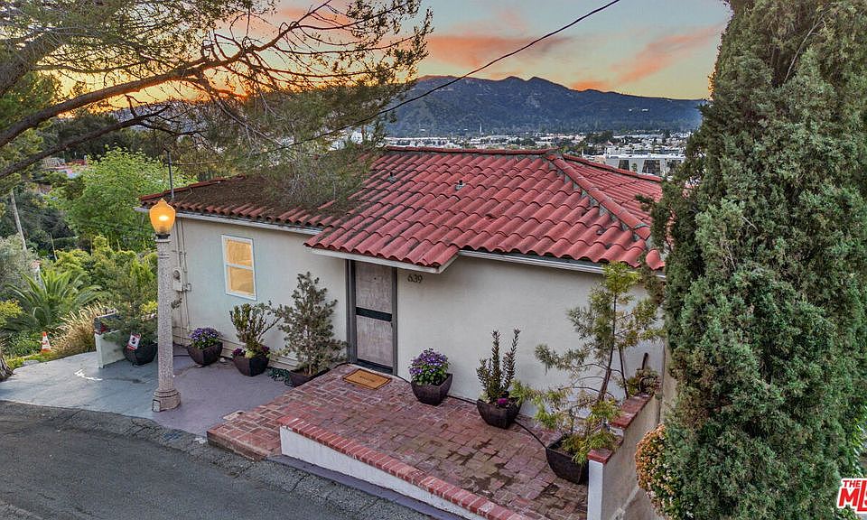 1st image of 639 Alta Vista Drive