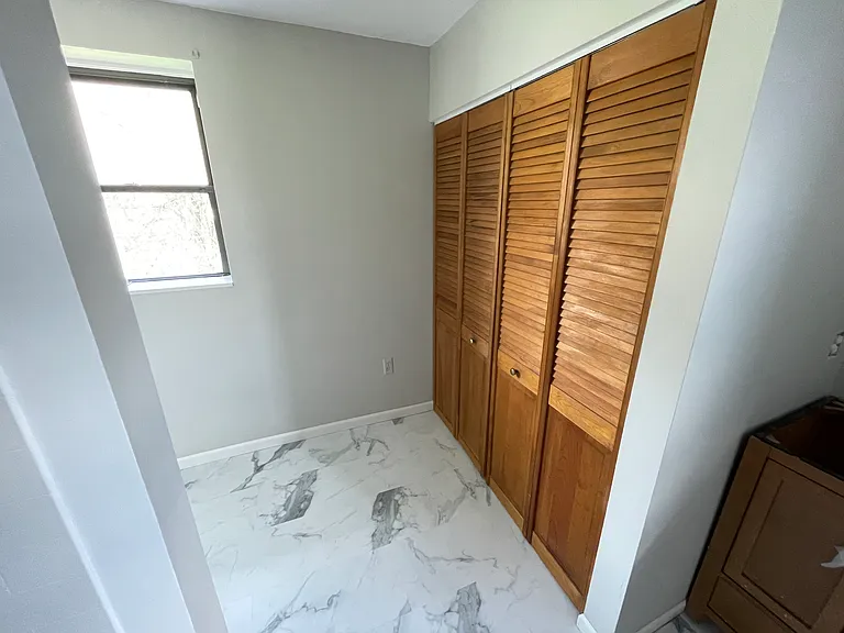 408 Washington St — Photo 22