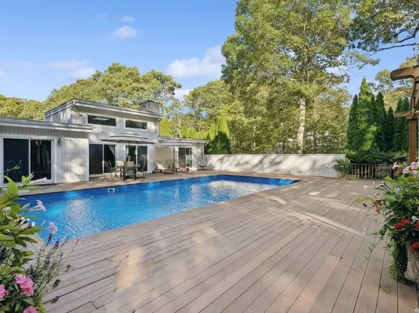 84 Montauk Highway, Westhampton, NY 11977