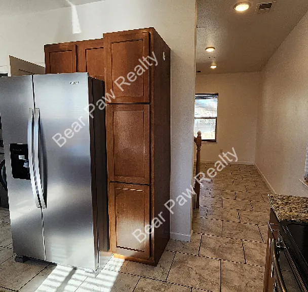 1007 W 29th St — Photo 7