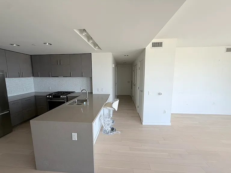 52 Innes Ct #302 — Photo 4