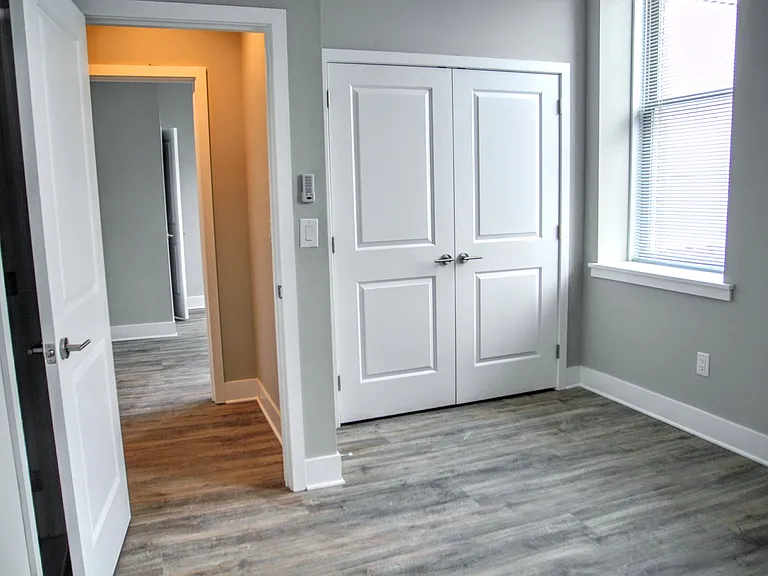 1607 Catherine St — Photo 18