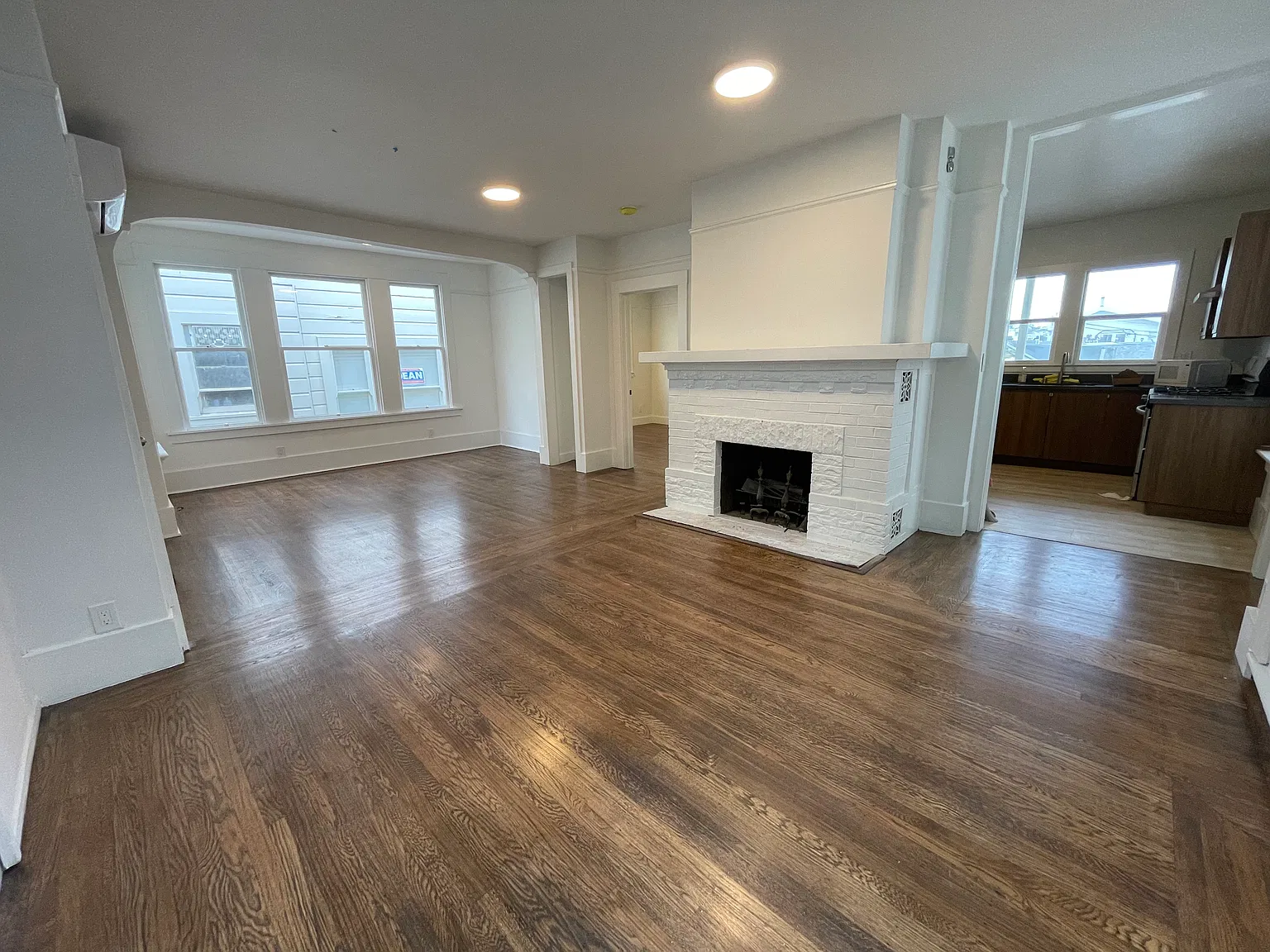 1 bed, 735 sqft, $4,295 — Photo 4
