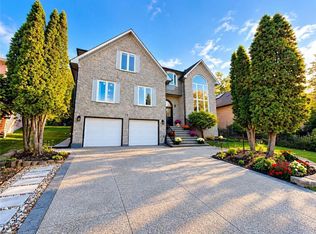 12 Sundrop Ct, Hamilton, ON L9K1G5