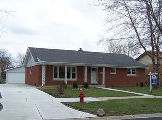 283 Robin Ln, Wood Dale, IL 60191