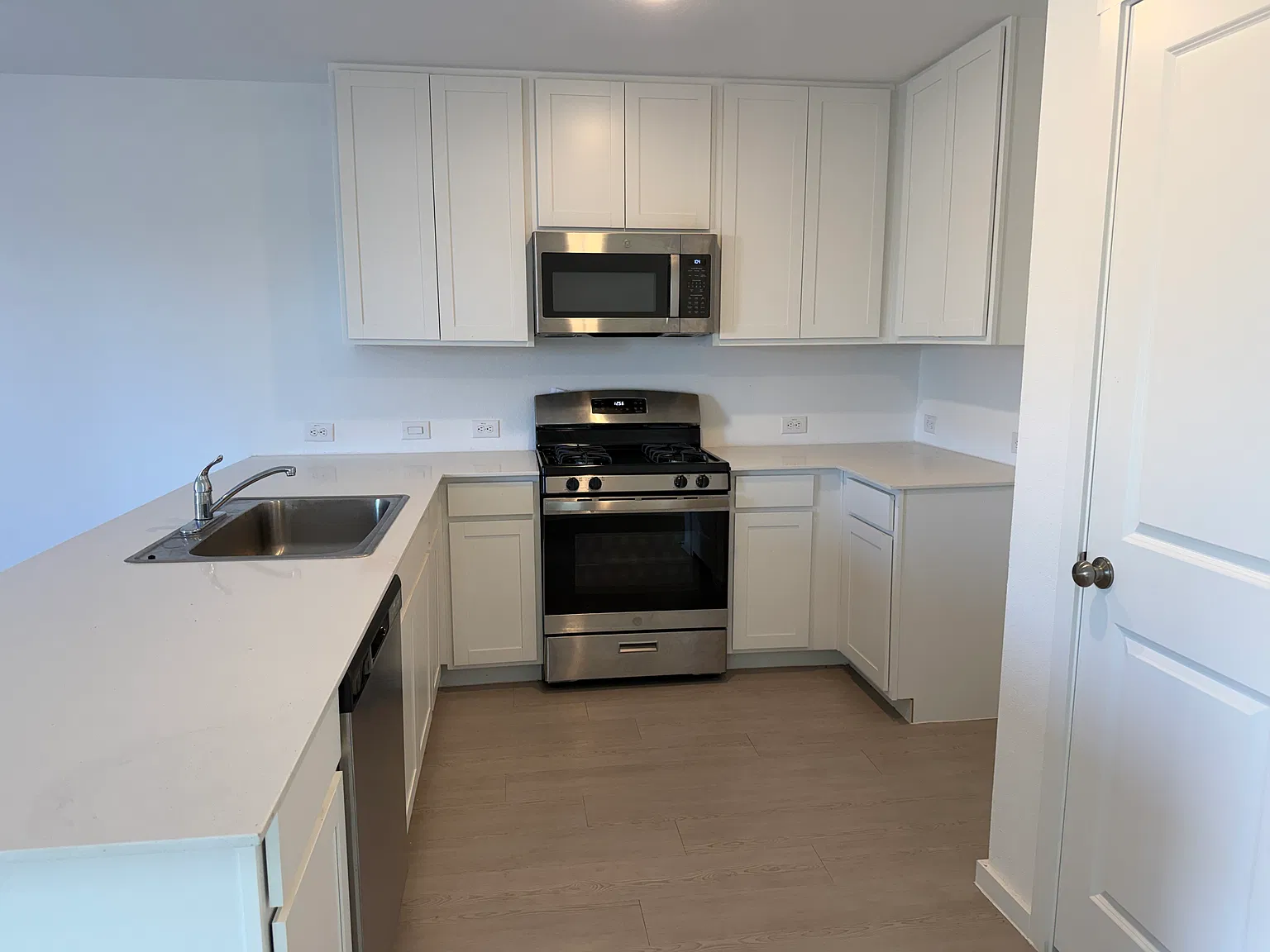 3 bed, 1189 sqft, $1,200 — Photo 3