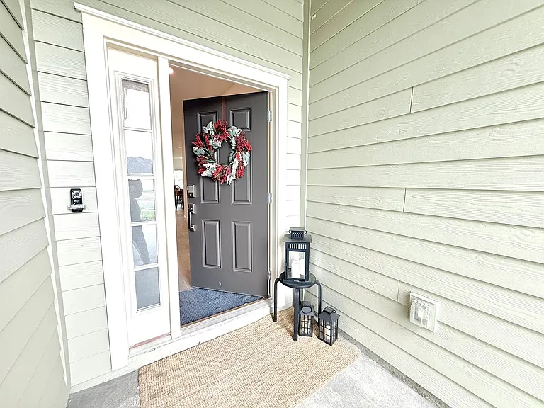 9797 Giada Dr — Photo 5