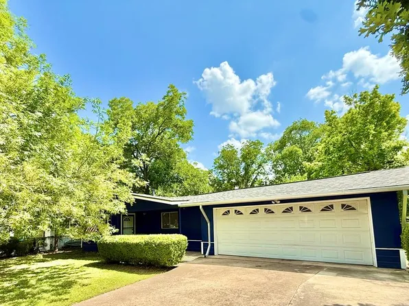 613 Harper St N, Kerrville, TX 78028