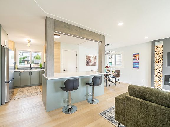 4th image of 16136 109a Ave NW