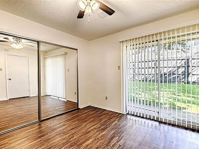 1473 Meadowood Village Dr — Photo 7