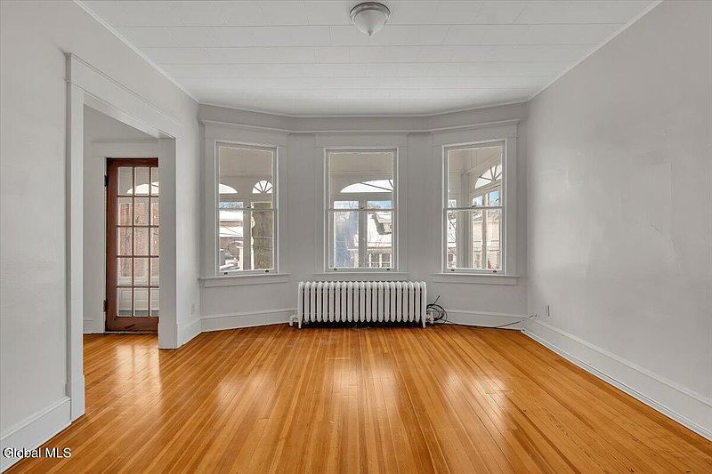 5th image of 6 W Erie Street