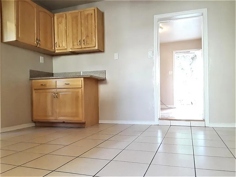 170 N Dalton Ave — Photo 1