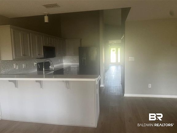 5th image of 16092 Mansion St