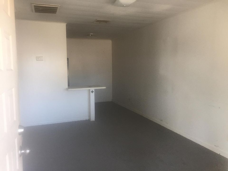 2nd image of 1207 W Barnett Springs Ave #1207