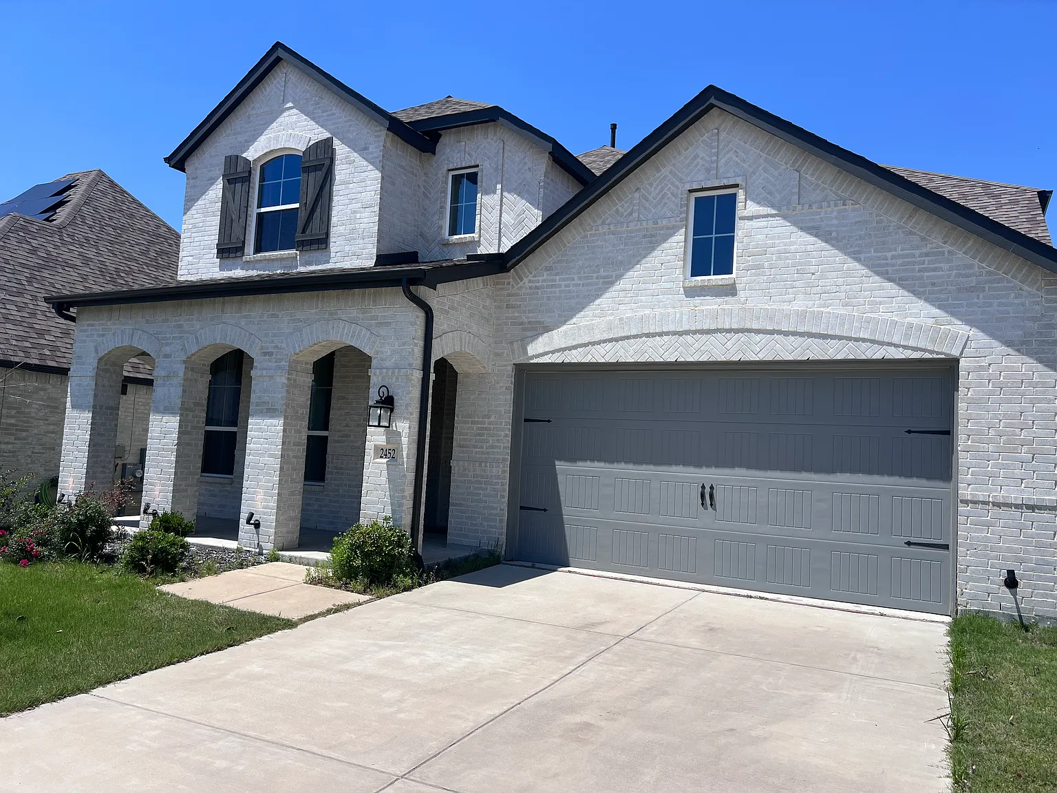 5 bed, 3200 sqft, $3,095 — Photo 1