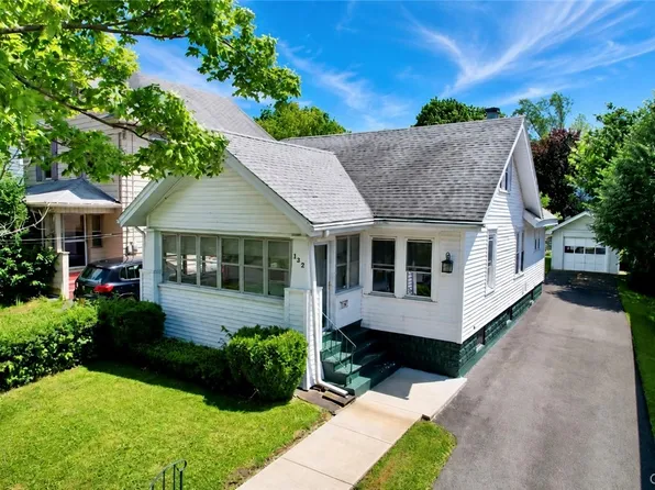 132 Winthrop Rd, Syracuse, NY 13206