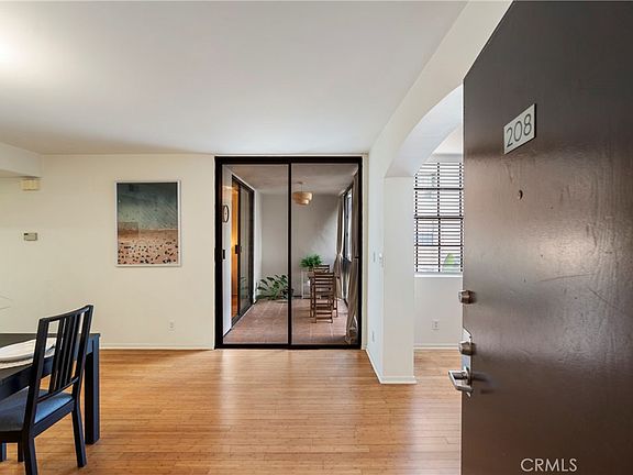 2nd image of 740 N Kings Rd APT 208