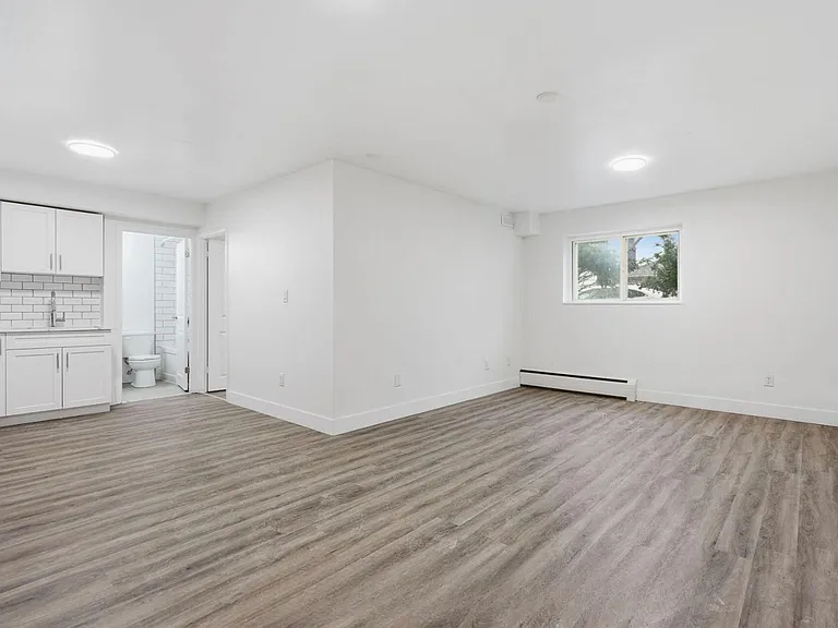 227 Cathcart St — Photo 8