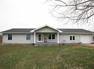 388 E 3050th Ave, Ramsey, IL 62080