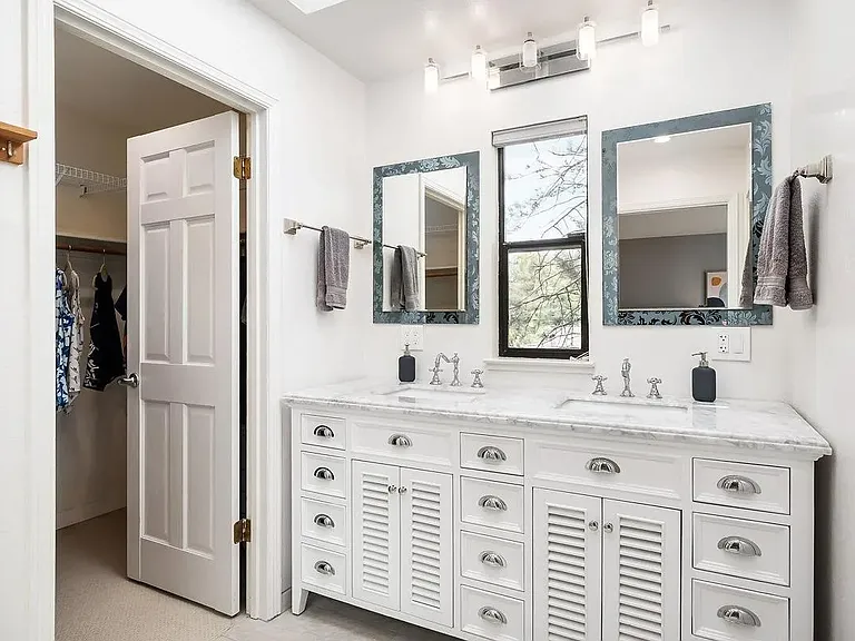 101 Brown Dr — Photo 23
