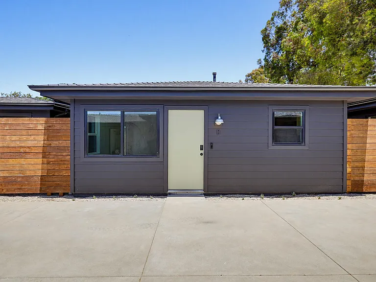 2036 Pomona Ave #D — Photo 3