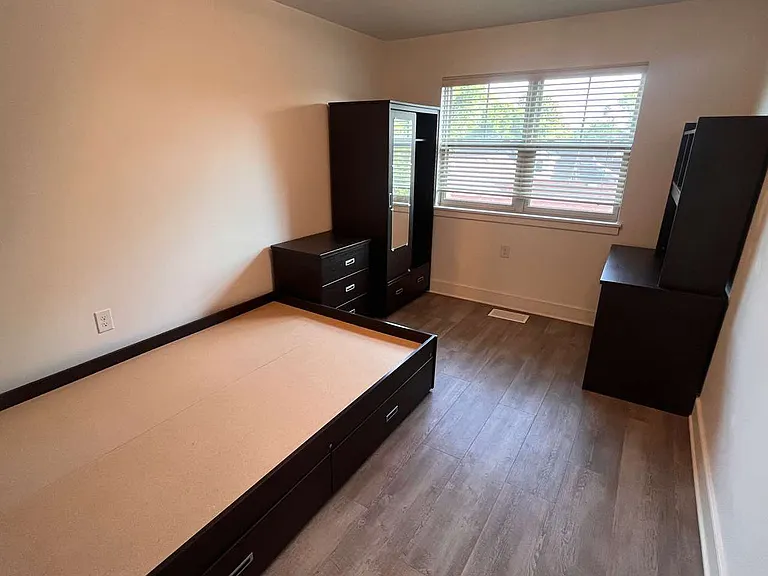464 Frontenac St #16 — Photo 7