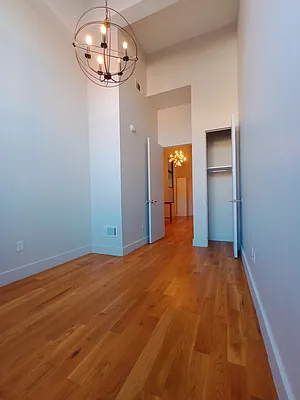 Rented by City Vista Inc | media 10