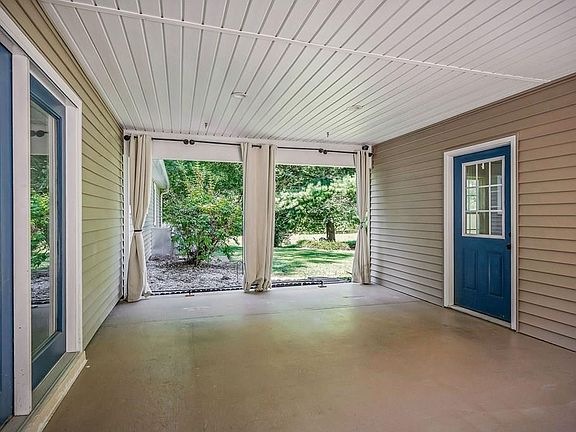 5th image of 3382 Norfolk Dr