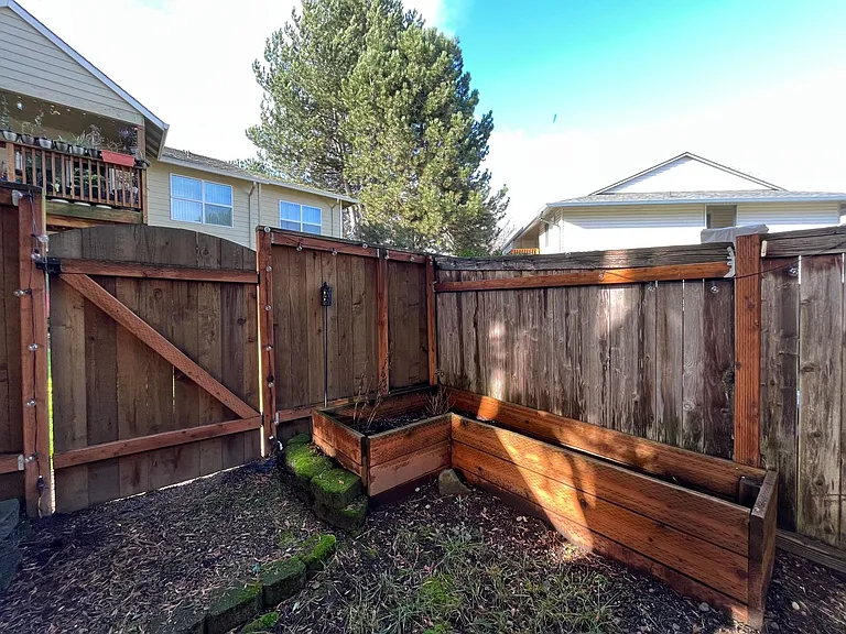 767 SW 198th Pl — Photo 33